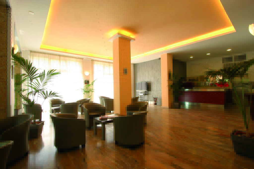 Hotel Sogno Чезенатико Екстериор снимка