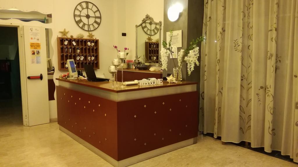 Hotel Sogno Чезенатико Екстериор снимка