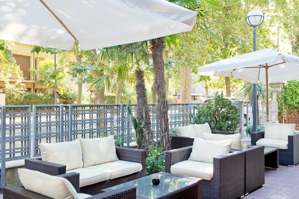 Hotel Sogno Чезенатико Екстериор снимка