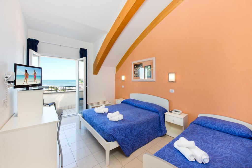 Hotel Sogno Чезенатико Екстериор снимка