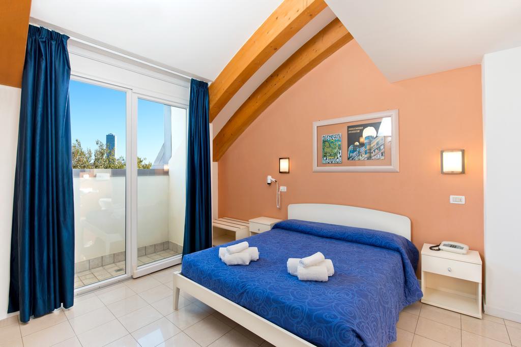Hotel Sogno Чезенатико Екстериор снимка