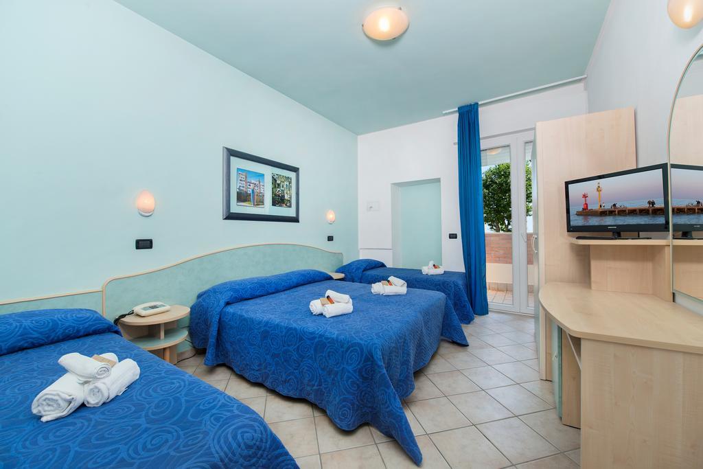 Hotel Sogno Чезенатико Екстериор снимка